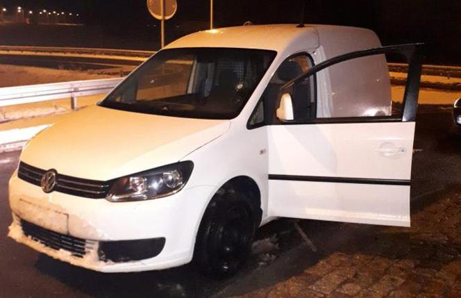Pościg za 20-latkiem. Uciekał przez trzy powiaty. Policja użyła broni