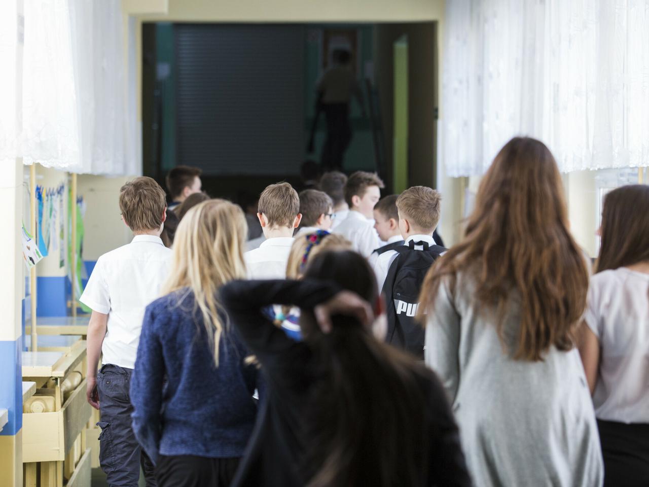 Kiedy wracamy do szkoły 2022? Ostateczna data ZSZOKOWAŁA uczniów