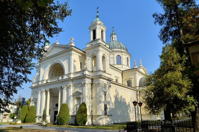 Alarm w warszawskim kościele. Do świątyni weszli pirotechnicy