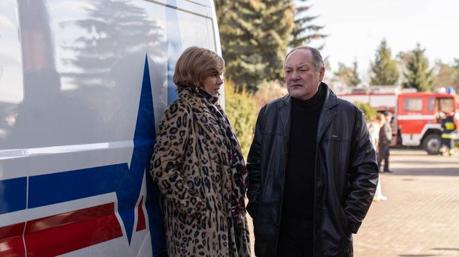 Na dobre i na złe odc. 810. Lucyna Sikorka (Anna Samusionek), Janusz Borucki (Tomasz Dedek)