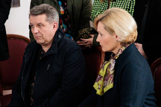 Na Wspólnej odc. 3476. Marek (Grzegorz Gzyl), Danka (Lucyna Malec)
