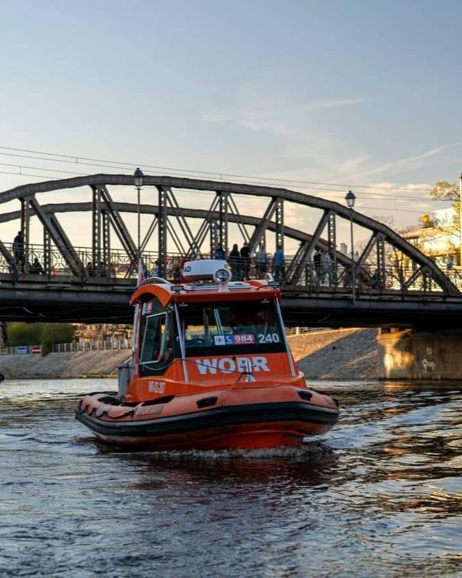 Tragedia na Odrze we Wrocławiu. Ratownicy WOPR wyłowili ciało 