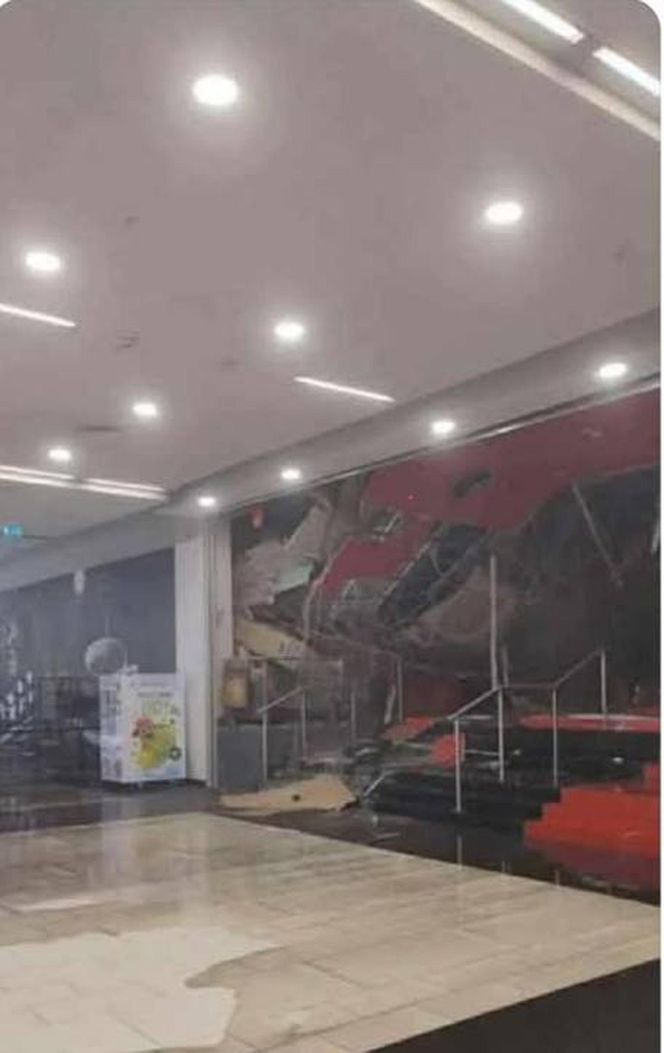 1400 osób ewakuowane po zarwaniu się sufitu w Cinema City