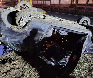 Dachowanie na S8. Jedna osoba trafiła do szpitala