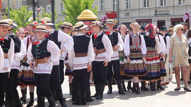 Rekordowy długi polonez w centrum Lublina