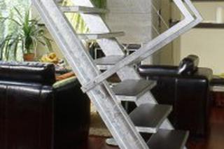 Schody gotowe - rodzaje i montaż schodów wewnętrznych
