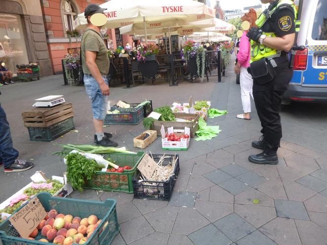 Nielegalny handel na Stawowej w Katowicach ZDJĘCIA