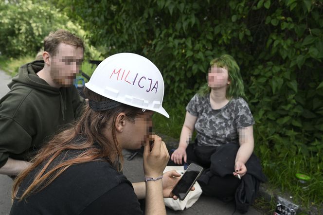Policja na Osiedlu Przyjaźń w Warszawie 