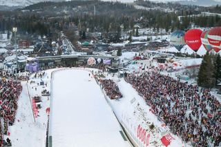 Skoki narciarskie Zakopane 2024. 19-21.01.2024. O której godzinie konkursy PŚ w Zakopanem? Gdzie oglądać skoki w Zakopanem? [TERMINARZ, DATY, GODZINY]