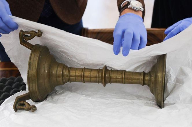 Zabytkowy lichtarz z XV w. wzbogaci zbiory Muzeum Zamkowego w Malborku