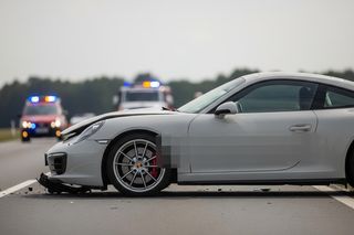 Porsche 911 Carrera rozbite na Wale Miedzeszyńskim. Kto odpowiada za stratę 700 tysięcy złotych?