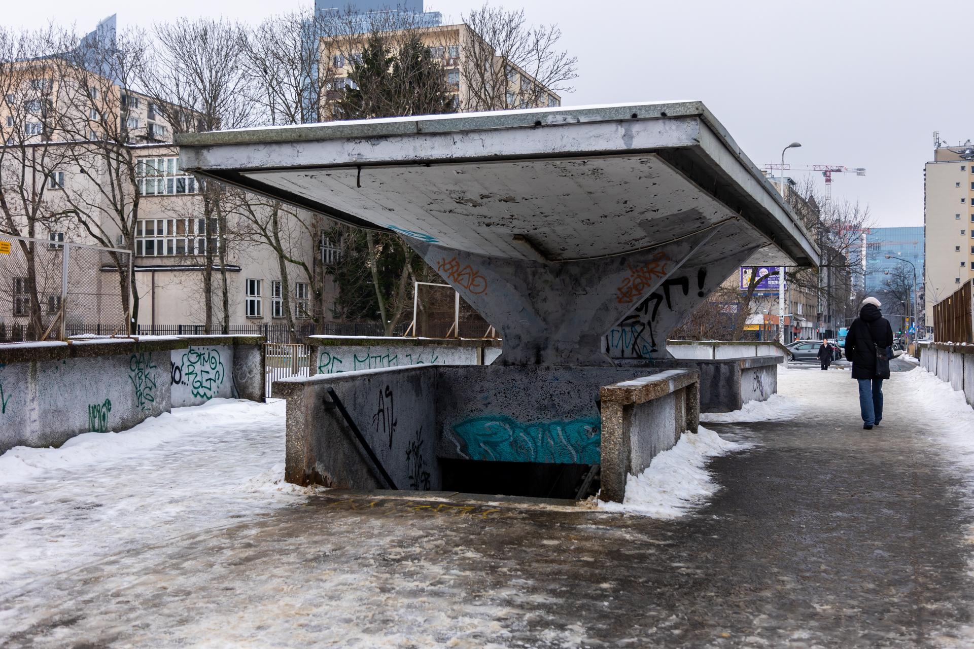 Warszawskie stacje kolejowe - zdjęcia. Zobacz najpiękniejsze z nich! Ochota, Powiśle, Międzylesie i inne - oto perły wśród dworców i peronów