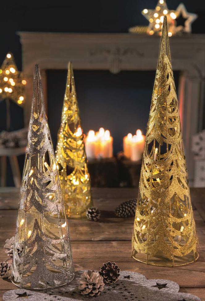 Kolory Bożego Narodzenia - złote ozdoby choinkowe i dekoracje świąteczne