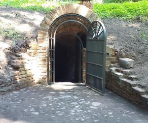 Oto najbardziej tajemnicze miejsce w Warszawie. Elizeum w parku Rydza-Śmigłego