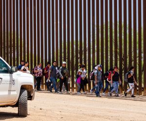 Meksyk/ Prasa wątpi w przydatność malowania muru granicznego z USA na czarno