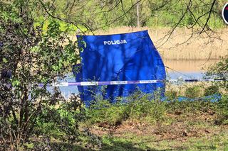 Makabryczne odkrycie w Warszawie: ciało w stawie przy pętli tramwajowej