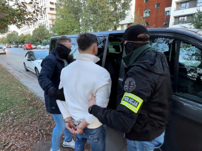 Niemieccy policjanci rozbili gang oszustów z Warszawy. Straty seniorów sięgają fortuny