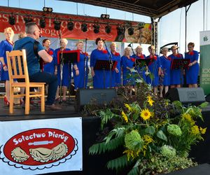 W konkursie na najlepsze pierogi w powiecie Siedleckim w 2025 roku zwyciężył męski zespół KGW „Sami Swoi” z Kotunia! 