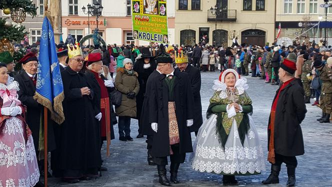 Barwny korowód przeszedł ulicami Żywca. Był Piłsudski oraz Karol Habsburg. Otwarto też wieżę widokową [ZDJĘCIA]