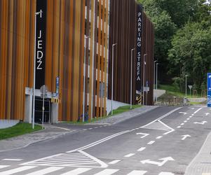 Wielopoziomowy parking na ul. Grunwaldzkiej już działa. Pomieści aż 570 aut [ZDJĘCIA]