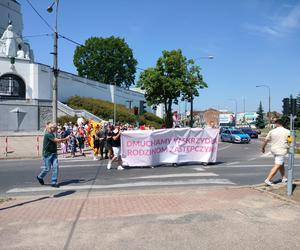 Chcieli podkreślić potrzebę swoich działań. Ulicami Białegostoku przeszedł Marsz Rodzin Zastępczych