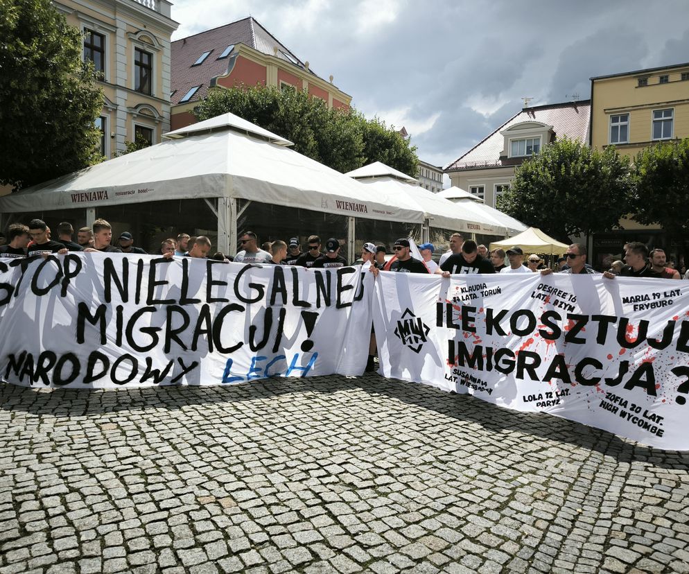 Manifestacja przeciwko masowej imigracji w Lesznie. „Nie z nienawiści, ale z troski o bezpieczeństwo” 