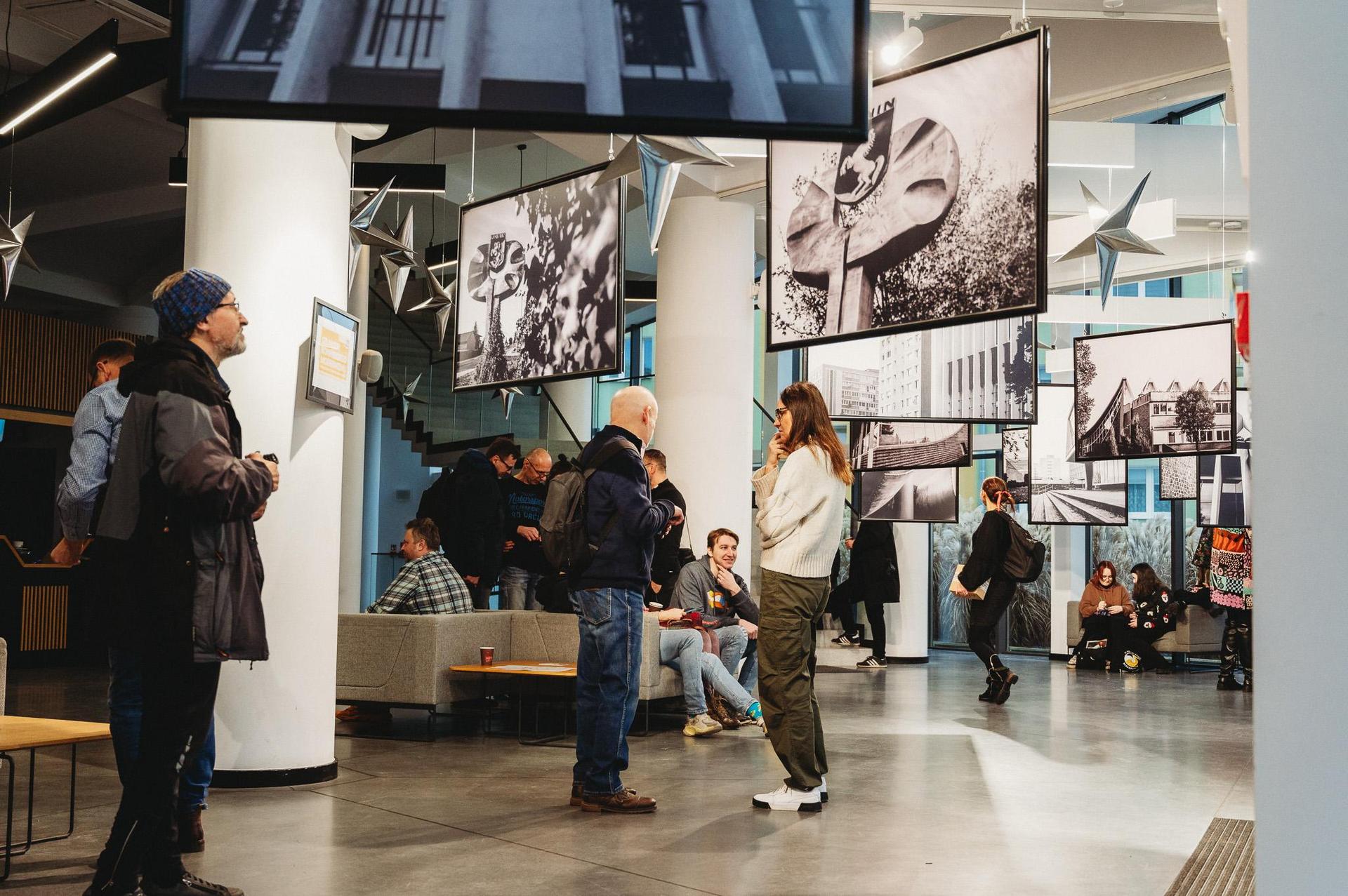 Szlak Konińskiego Modernizmu - zobacz zdjęcia architektury i sztuki Nowego Konina