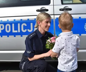 Została chwila na wysłanie zgłoszenia. Wskaż policjanta, który pomógł 