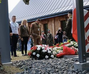 Młody żołnierz zginął na granicy z Białorusią. Odsłonili pomnik na jego cześć. „Niech będzie symbolem”