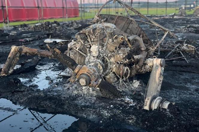 Pożar lądowiska w Świebodzicach. Spłonął cały hangar. Ogromne szkody