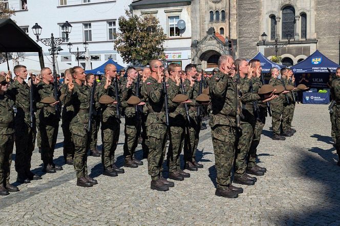 Przysięga żołnierzy WOT w Tarnowskich Górach