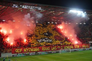 Galowy debiut nowej murawy. Jagiellonia zwycięska w Lidze Konferencji!
