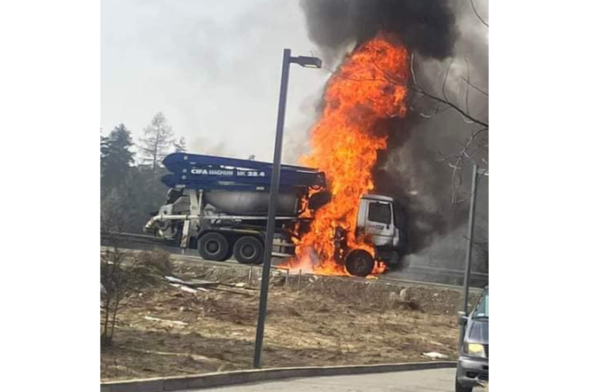 Pożar ciężarówki na zakopiance w Nowym Targu
