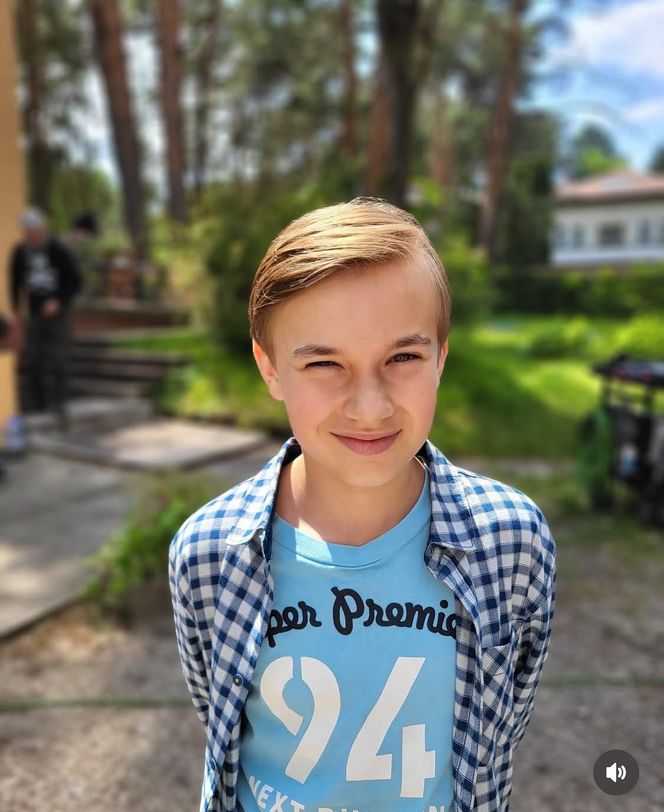 M jak miłość. Misiek (Aleksander Bożyk) na planie