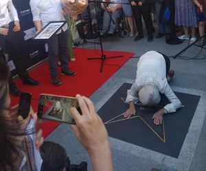 Łódź doceniła Bożenę Dykiel. Aktorka odsłoniła swoją gwiazdę na słynnej Alei Gwiazd [GALERIA] 