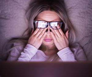 Bolą cię oczy od pracy przy komputerze? Wykonaj 4 proste ćwiczenia, a poczujesz różnicę