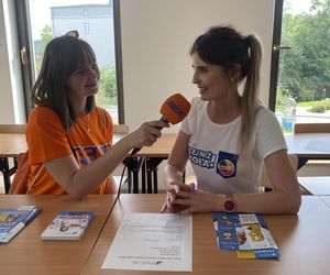 Wakacyjny patrol Eska Summer City w olsztyńskim oddziale Szkoły Policealnej Pascal