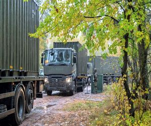 Uwaga kierowcy.  Na drogach mogą pojawiać się wojskowe pojazdy