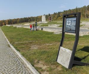 Wrzucili 92 mężczyzn do dołu i żywcem zakopali