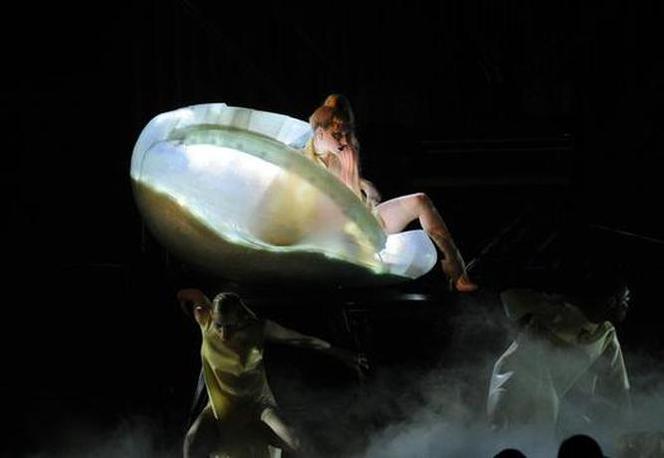 Lady GaGa na Grammy 2011