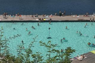 Zakrzówek. Kolejki do wejścia na kąpielisko