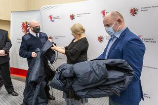Toruń: 200 kurtko-śpiworów dla bezdomnych. Całbecki dziękuje za wielkie serce