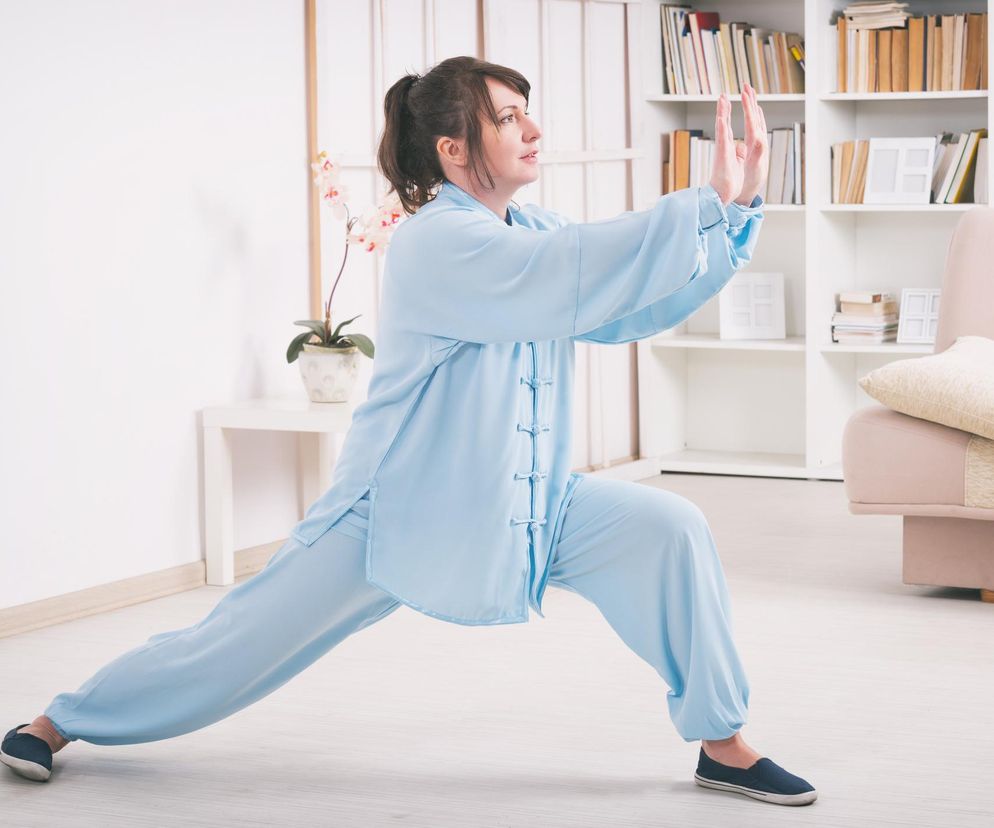 Badacze potwierdzili, że ból w dolnej części pleców skutecznie łagodzą zajęcia online qi gong i tai chi 