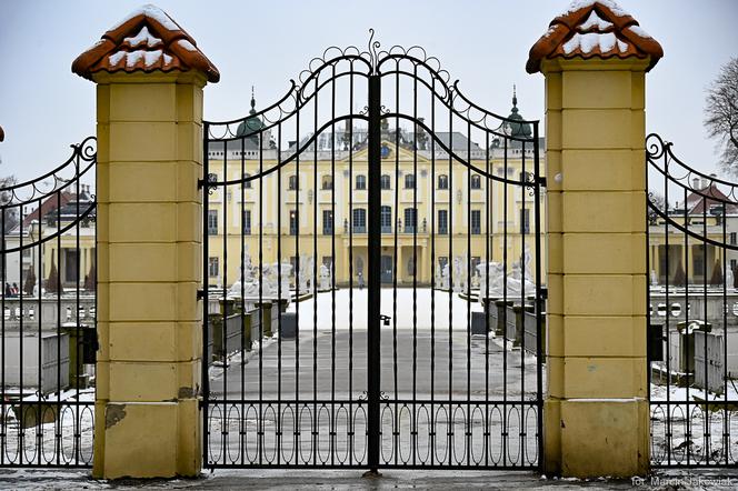 Brama do ogrodu Branickich w Białymstoku zamknięta na długo