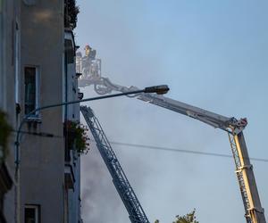 Pożar w Poznaniu. Wielu strażaków rannych. W czasie działań gaśniczych doszło do eksplozji [ZDJĘCIA].