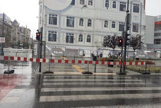 Zamknięte przejście dla pieszych na skrzyżowaniu Piotrkowska Piłsudskiego! 
