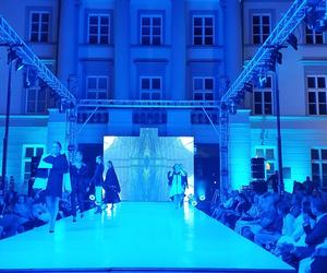 RADOM FASHION SHOW