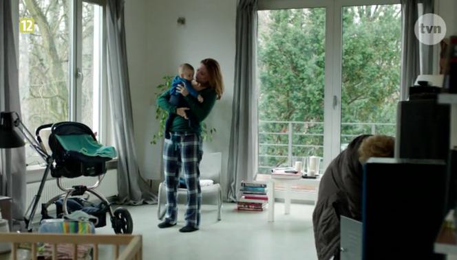 Lekarze 4 sezon odcinek 4 (odc. 43). Alicja (Magdalena Różczka), Kuba (Bruno Jednaszewski)