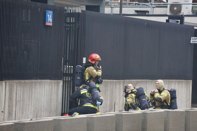 Zamknięta ulica w centrum Warszawy. Tajemnicze ćwiczenia, chodzi o ambasadę.