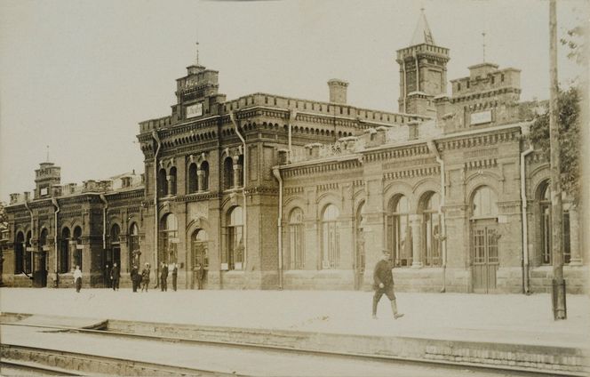 Dworce kolejowe w woj. lubelskim 100 lat temu